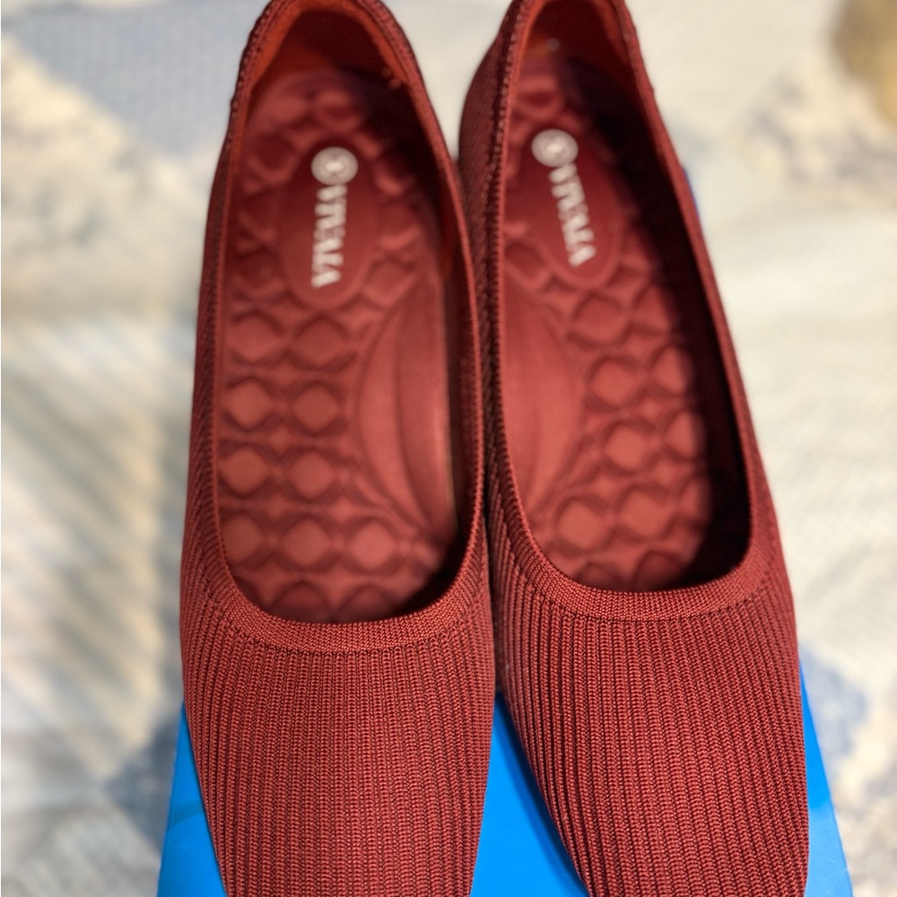 Vivian Women's Burgundy Wedges